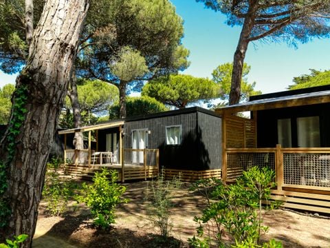 MOBILHOME 4 personnes - Premium 30m² (2 chambres - 4 pers.) + terrasse + TV + draps et serviettes