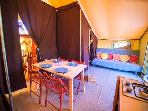 TENTE 6 personnes - CEZALLIER