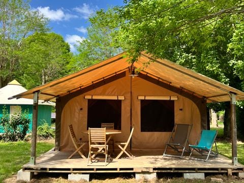 TENTE TOILE ET BOIS 4 personnes - Tente Victoria 4P arrivée Samedi - Animaux Interdis