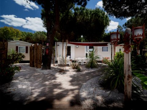 MOBILHOME 4 personnes - Privilège P2 2 chambres 2 SDB JACUZZI GARDEN