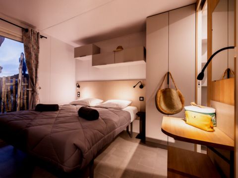 MOBILHOME 4 personnes - Privilège P2 2 chambres 2 SDB JACUZZI GARDEN
