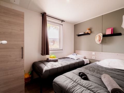 Mobilhome 6 personnes - Privilège P3 3 chambres 2 SDB JACUZZI GARDEN