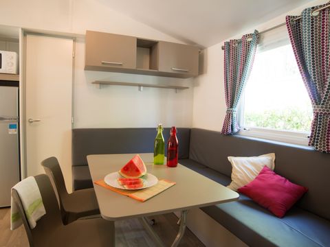 Mobilhome 6 personnes - 2 chambres 4 adultes et 2 enfants,