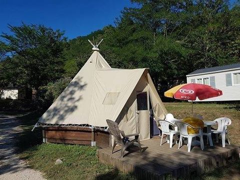 Tente en toile et en bois 4 personnes - TIPI
