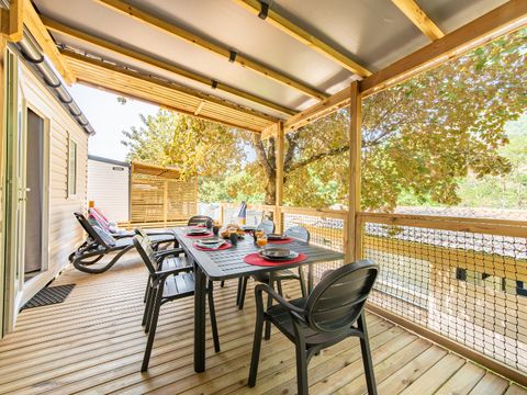 MOBILHOME 6 personnes - Premium 32m² 3 chambres - Terrasse semi-couverte - CLIM + TV + draps + serviettes inclus