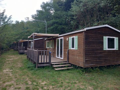 MOBILHOME 6 personnes - Standard 32m² - 3ch - Terrasse couverte - TV - Climatisation