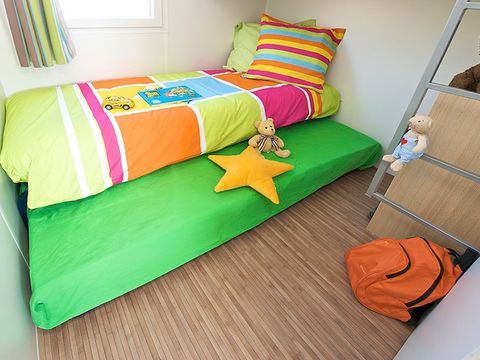 BUNGALOW TOILÉ 5 personnes - (Sans sanitaires, sans eau)