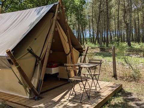 TENTE TOILE ET BOIS 2 personnes - MOOREA (Sans sanitaires et cuisine) Animaux non admis