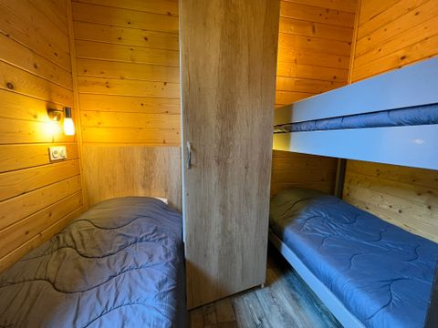 CHALET 5 personnes - Chalet CONFORT Monia 27 m² (2 chambres) + terrasse couverte de 10m² + clim réversible 4/5 pers