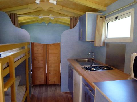 HÉBERGEMENT INSOLITE 4 personnes - sans sanitaires 17 m²