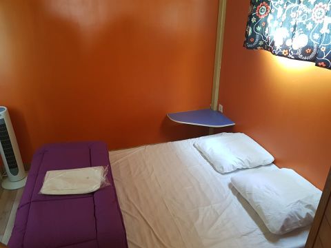 HÉBERGEMENT INSOLITE 4 personnes - sans sanitaires 17 m²