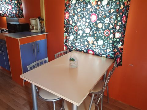 HÉBERGEMENT INSOLITE 4 personnes - sans sanitaires 17 m²