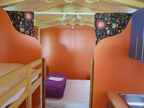HÉBERGEMENT INSOLITE 4 personnes - sans sanitaires 17 m²