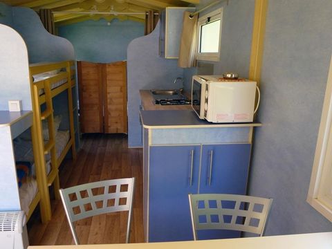 HÉBERGEMENT INSOLITE 4 personnes - sans sanitaires 17 m²