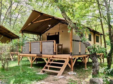 Tente en toile et en bois 5 personnes - Lodge Premium 3 Pièces 5 Personnes Climatisé