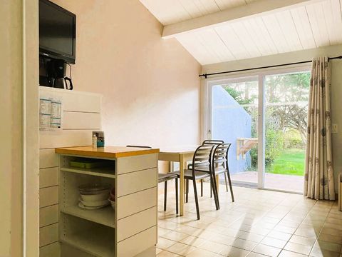 STUDIO 4 personnes - TV - PLANCHA