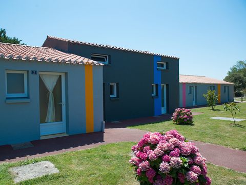 STUDIO 4 personnes - TV - PLANCHA