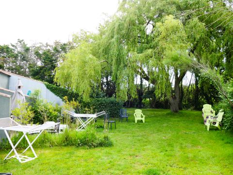 STUDIO 4 personnes - TV - PLANCHA