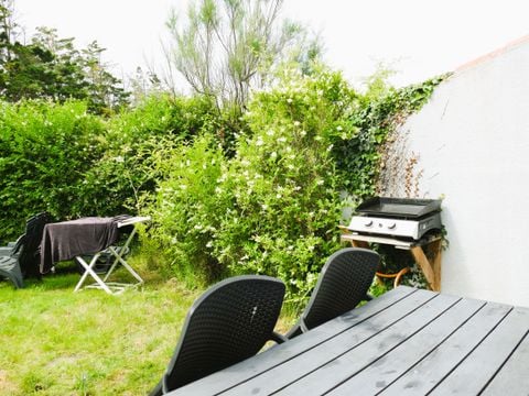 STUDIO 4 personnes - TV - PLANCHA