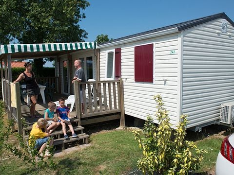 MOBILHOME 8 personnes - FEERIQUE - TV - PLANCHA