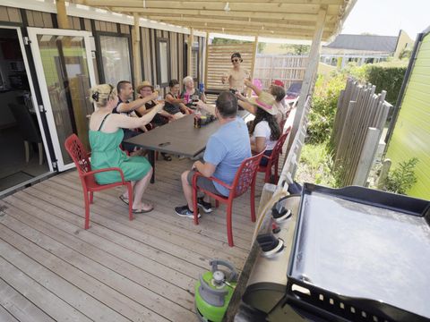 MOBILHOME 8 personnes - Quattro Premium 5 Pièces 8 Personnes Jacuzzi + Climatisé + TV