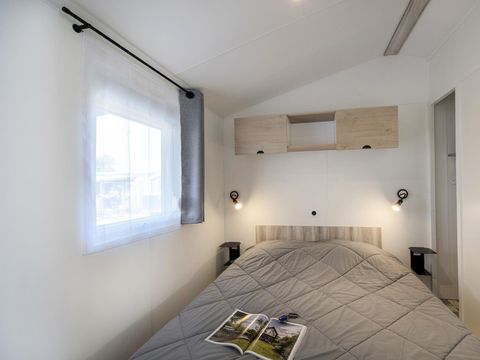 MOBILHOME 6 personnes - Trio Premium 4 Pièces 6 Personnes Jacuzzi + Climatisé + TV