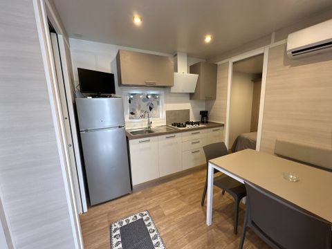 MOBILHOME 4 personnes - SENZA VISTA LAGO 24mq terrazzo/veranda CHIUSO