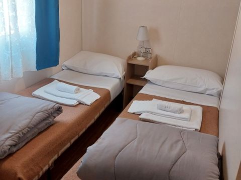 MOBILHOME 4 personnes - SENZA VISTA LAGO 24mq terrazzo/veranda chiuso