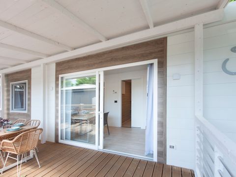 MOBILHOME 4 personnes - SENZA VISTA LAGO Lord 50mq PMR