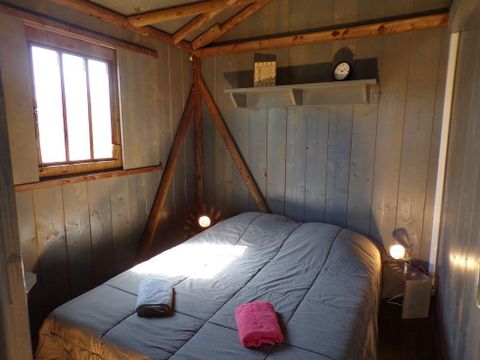 Hébergement 5 personnes - FLOWER LODGE BOIS SUR PILOTIS