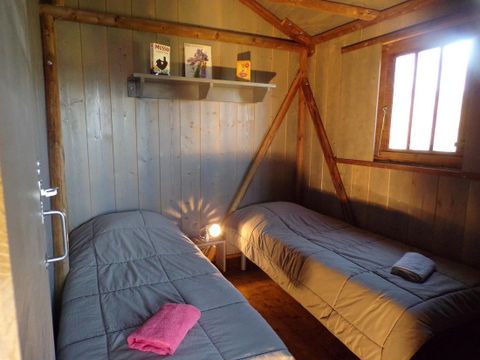 Hébergement 5 personnes - FLOWER LODGE BOIS SUR PILOTIS