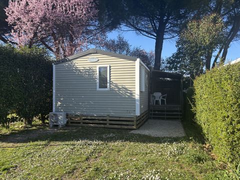 MOBILHOME 4 personnes - Loggia Confort 24 m² 2 chambres + terrasse couverte + TV