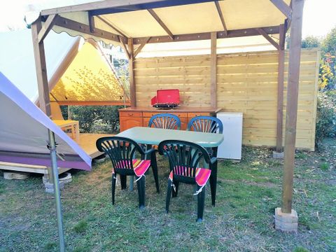 TENTE TOILE ET BOIS 4 personnes - Canada Treck 12m² 1 chambre (sans sanitaires)