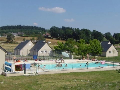 Camping L'Etang Aux Hirondelles - Camping Cantal - Afbeelding N°0