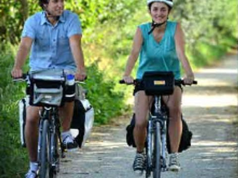 Camping Le Lac des Varennes - Camping Sarthe