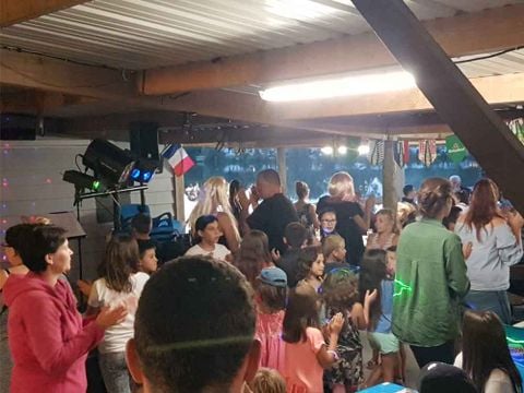 Camping Le Lac des Varennes - Camping Sarthe