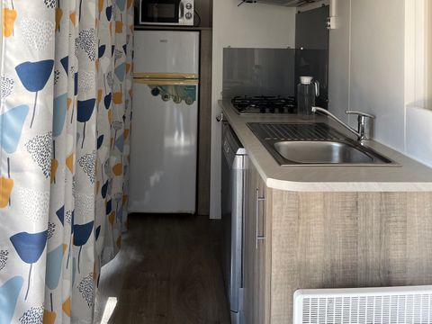 MOBILHOME 6 personnes - Mobil-Home Confort 32m² Malaga - 3 chambres + Terrasse couverte, clim, TV, Lave-vaisselle 6 pers
