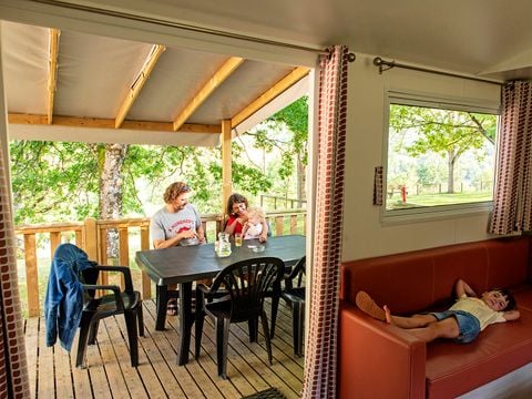 MOBILHOME 4 personnes - Mobil-home Confort PMR 29m² (2chambres) + LV + TV + terrasse semi-couverte 6m² 4 personnes.