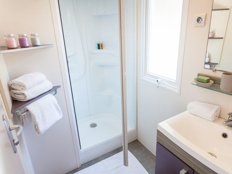Mobilhome 6 personnes - Mobil-home | Comfort XL | 3 Ch. | 6 Pers. | Terrasse surélevée | Clim.