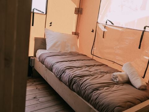 Tente en toile et en bois 5 personnes - Glamping Safari