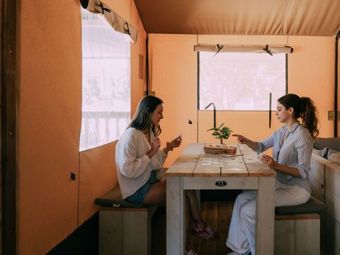 Tente en toile et en bois 5 personnes - Glamping Safari