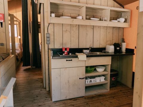 Tente en toile et en bois 5 personnes - Glamping Safari