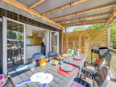 MOBILHOME 4 personnes - Homeflower PREMIUM PLUS Jacuzzi 29m² (2 chambres) + lits faits à l'arrivée & ménage | 4 personnes