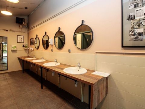 CHALET 5 personnes - Cabane Etoilée - sans sanitaires, sans chauffage - 2 chambres