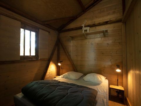 HÉBERGEMENT INSOLITE 5 personnes - Cabane Perchée - 2 chambres