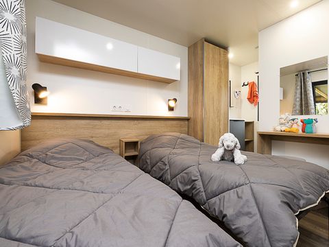 Mobilhome 6 personnes - Premium Lacave - 2 chambres - TV - Clim - Lave-vaisselle - 2 salles de bain