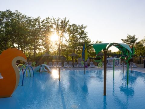 Camping Sites et Paysages - Les Hirondelles  - Camping Lot
