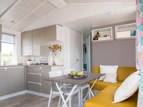 Mobilhome 2 personnes - Family - Prix inclus - 4 personnes en options payante a réserver auprès du camping