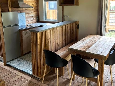 LODGE 4 personnes - ECO LODGE 2 chambres 1 lit double / 2 lits simples / 1 lit pont