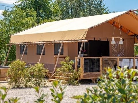 LODGE 6 personnes - Glamping Lodge PREMIUM RIVER 38m² - 3 chambres - TV - clim - terrasse couverte - vue rivière -